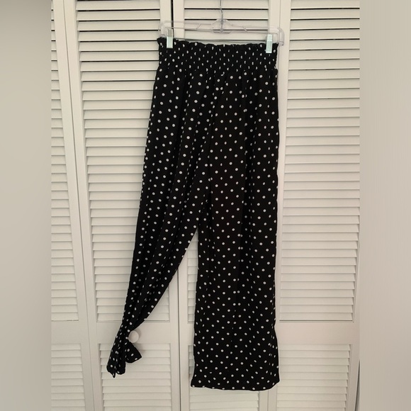 🦂Women’s Black W/White Polka Dots High Waisted, Wide Leg Pants. Sizes M & L - Picture 3 of 11